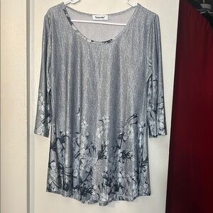 Gray Tunic Top with Elegant Design